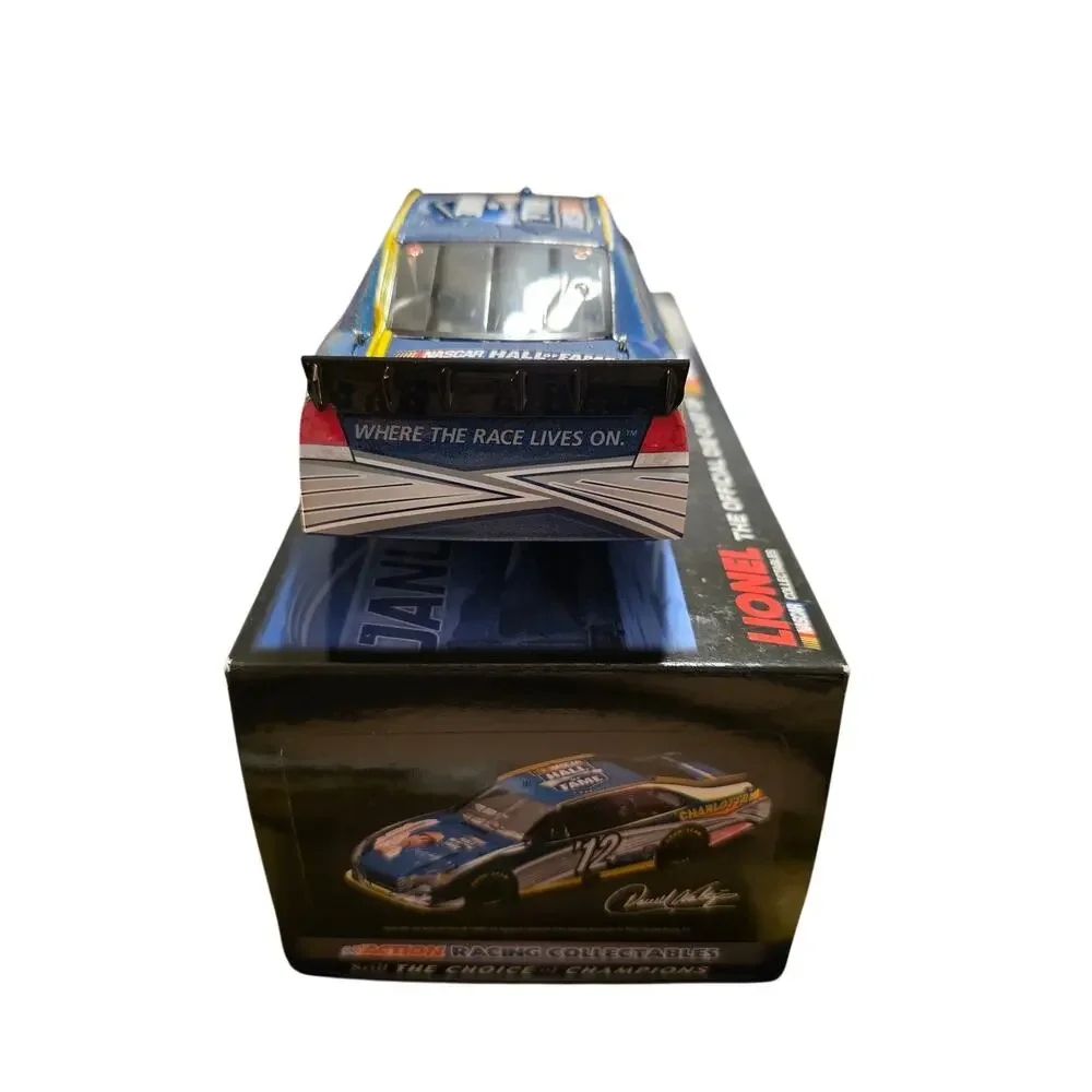 Darrell Waltrip #12 NASCAR Hall of Fame 2012 Flashcoat 1:24 Diecast 1/675